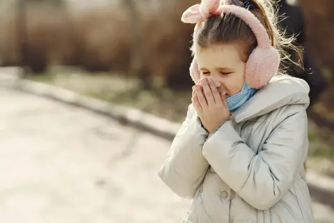 Hapşıran çocuk — alerji